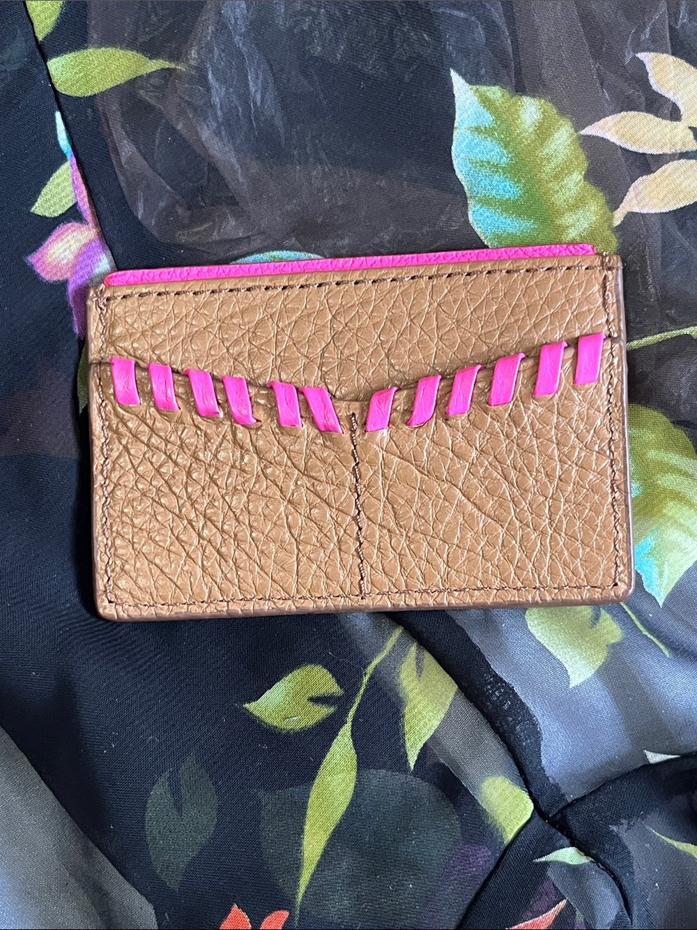 Fossil Tan Pebbled Leather Card & Key Holder with Hot Pink Accent - Picture 2 of 9
